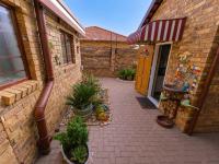  of property in Magalieskruin