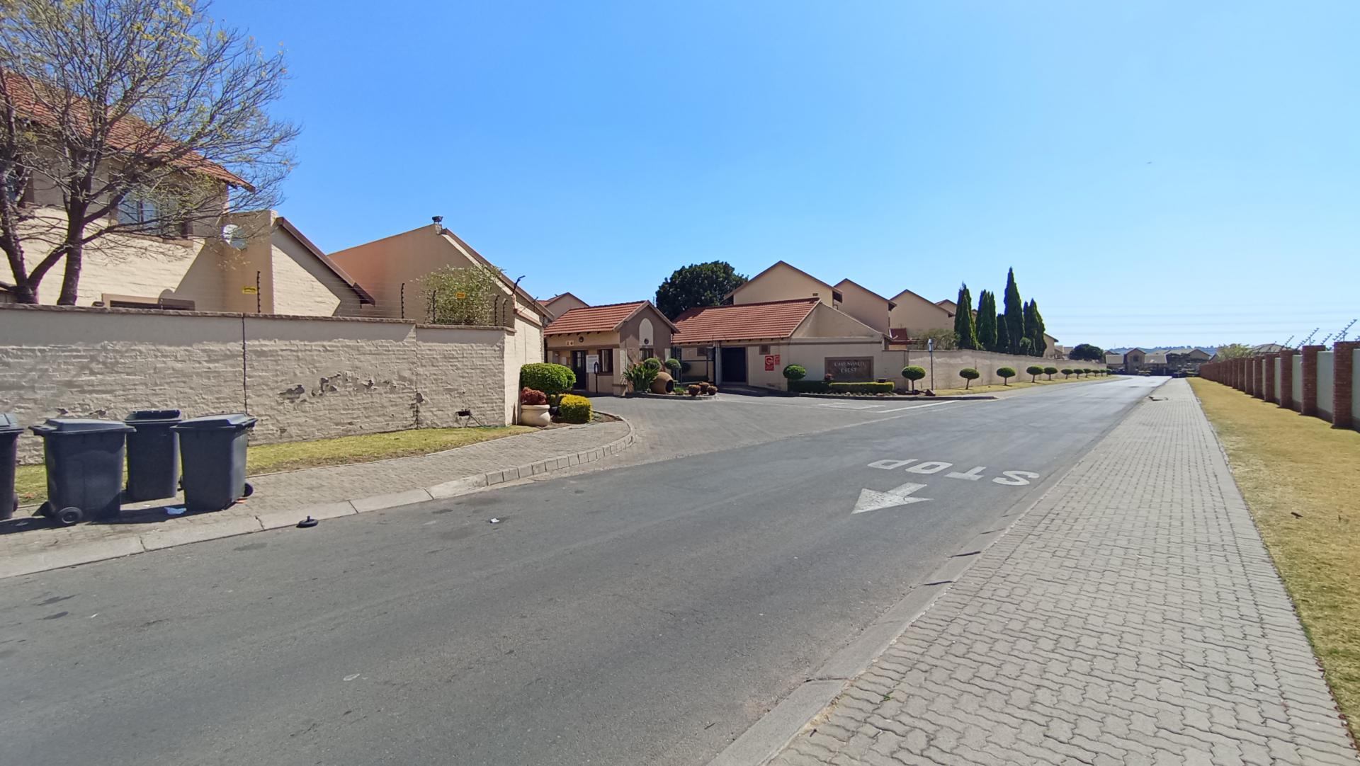 Front View of property in Noordwyk