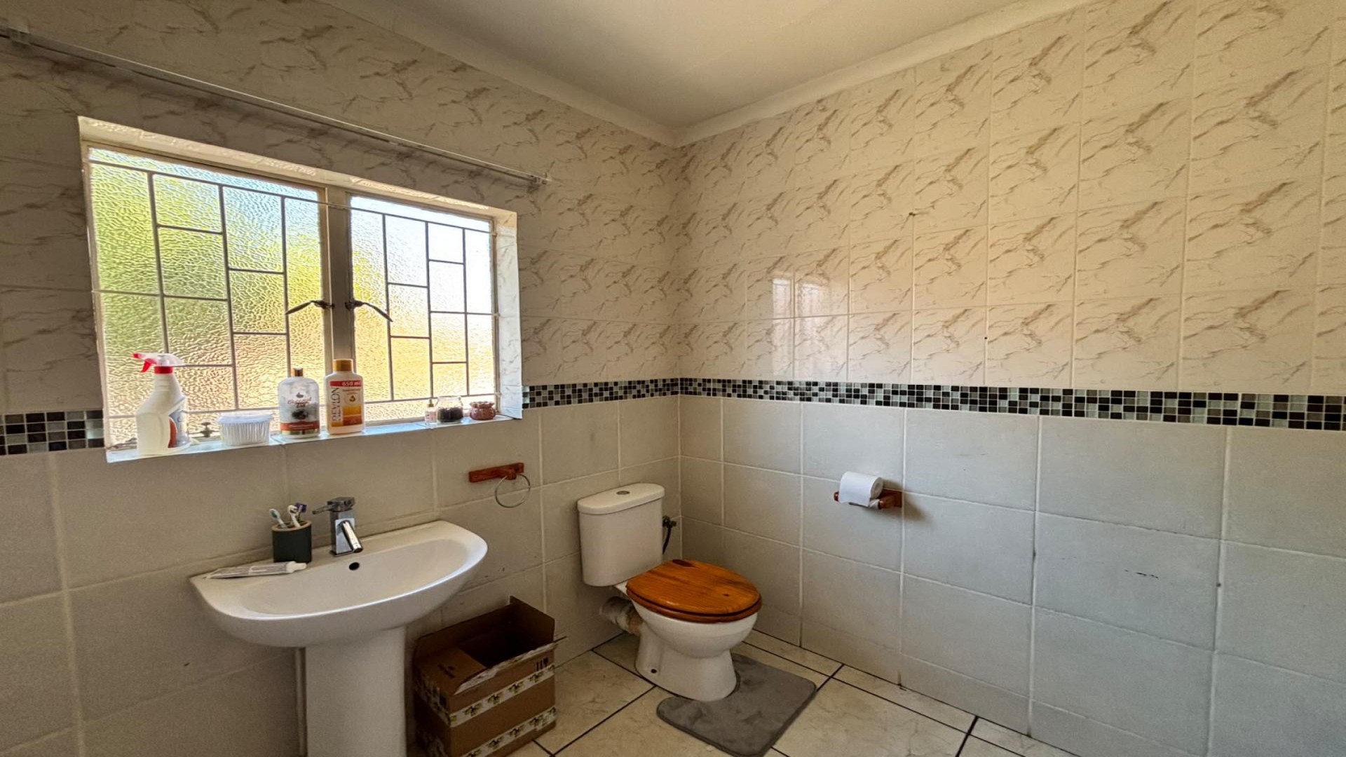 Bathroom 1 of property in Parys