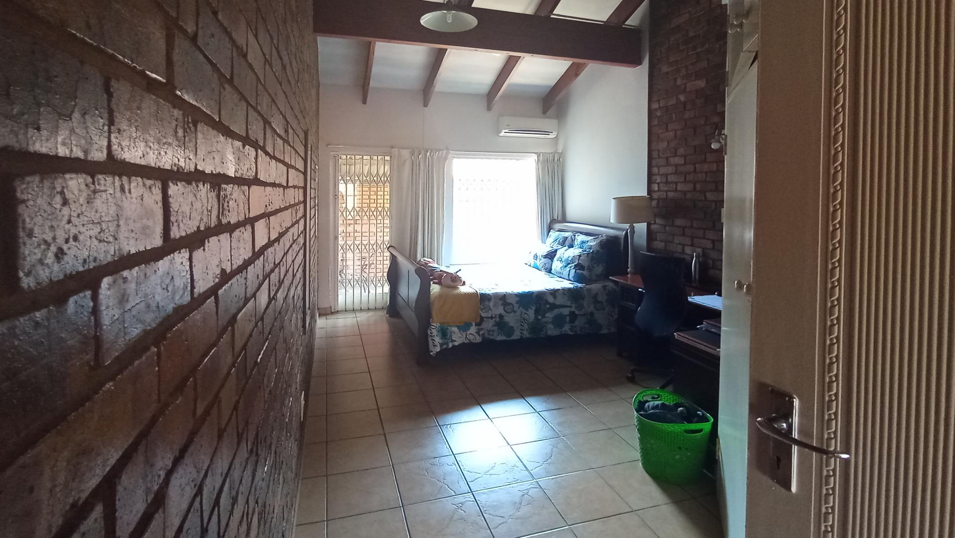 Bed Room 2 - 23 square meters of property in East Lynne