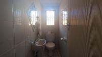 Bathroom 1 - 3 square meters of property in East Lynne
