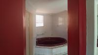 Main Bathroom - 14 square meters of property in East Lynne