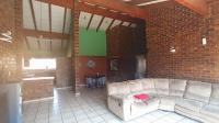 Lounges - 24 square meters of property in East Lynne
