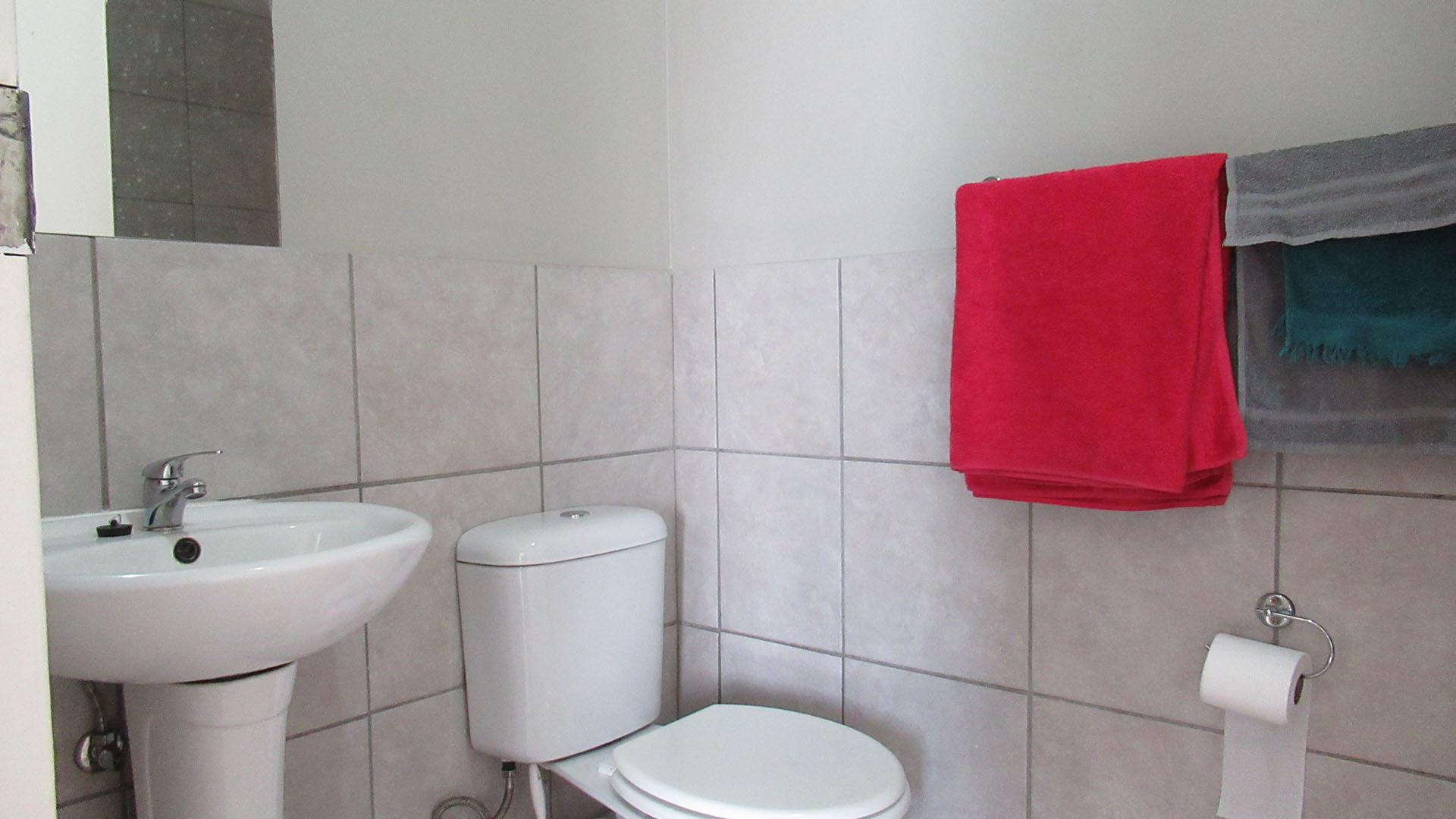 Bathroom 1 - 4 square meters of property in Sky City