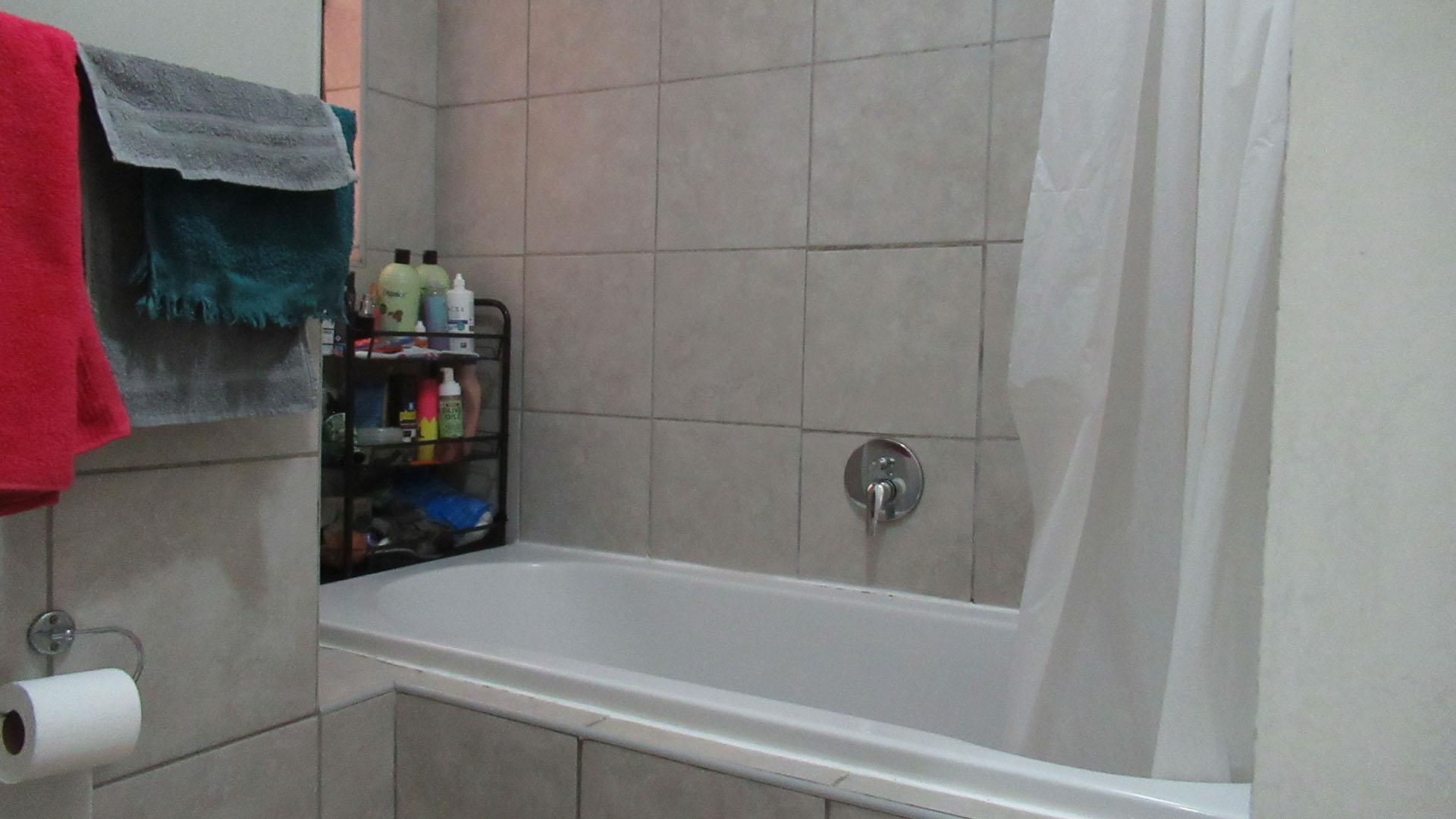 Bathroom 1 - 4 square meters of property in Sky City