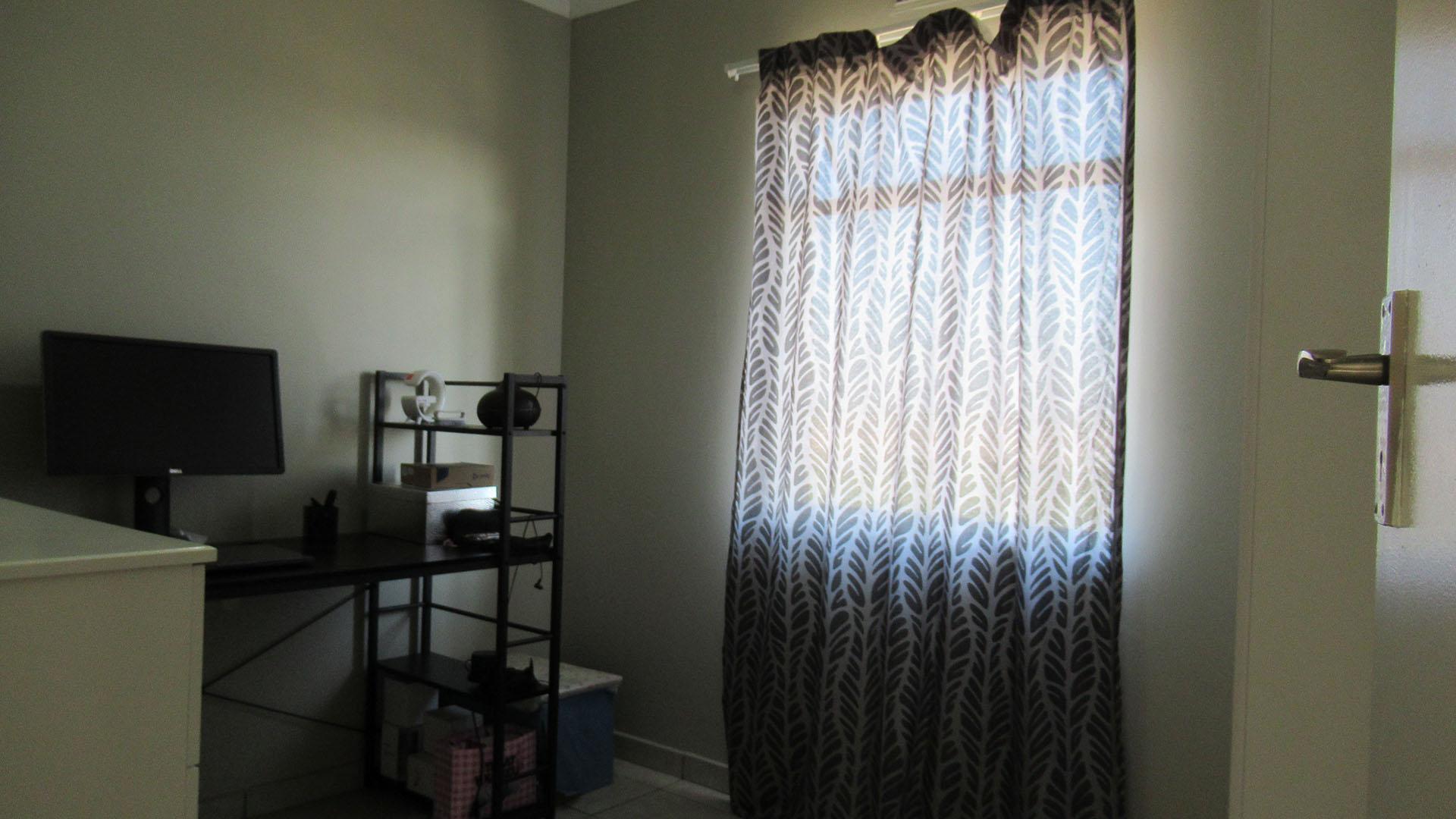 Bed Room 1 - 9 square meters of property in Sky City