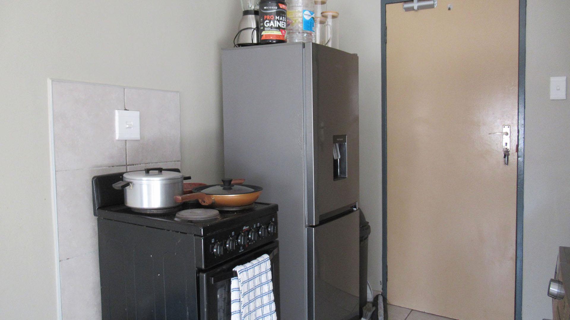 Kitchen - 5 square meters of property in Sky City