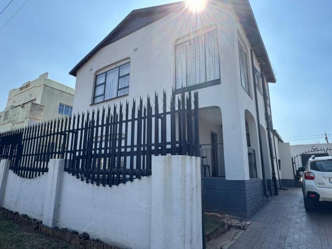 3 Bedroom House for Sale For Sale in Bosmont - MR719975