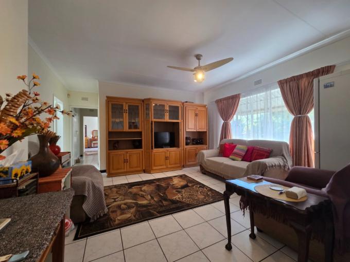3 Bedroom House for Sale For Sale in Brackendowns - MR719992