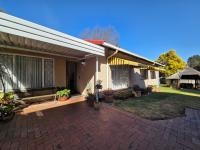 3 Bedroom 2 Bathroom House for Sale for sale in Brackendowns