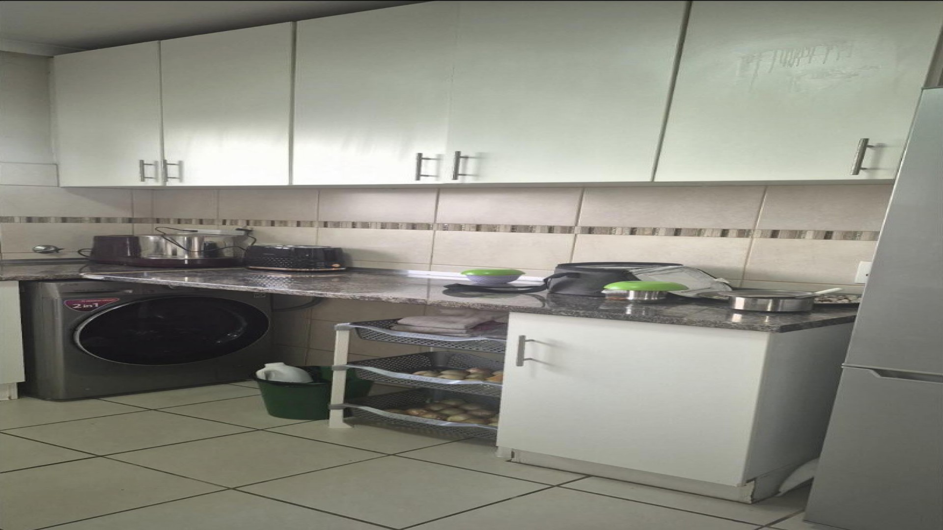 Kitchen of property in Vorna Valley