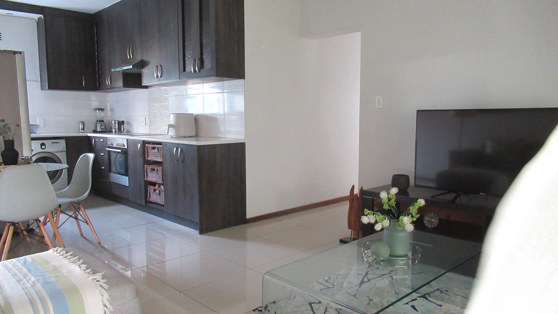 Lounges - 20 square meters of property in Northwold