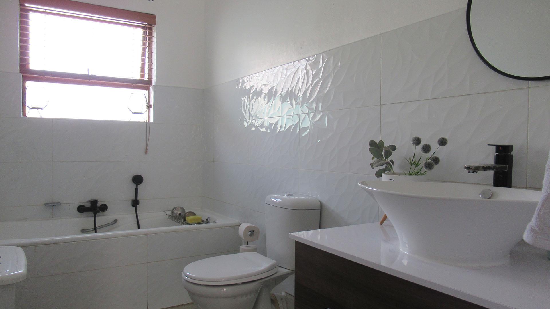 Bathroom 1 - 8 square meters of property in Northwold