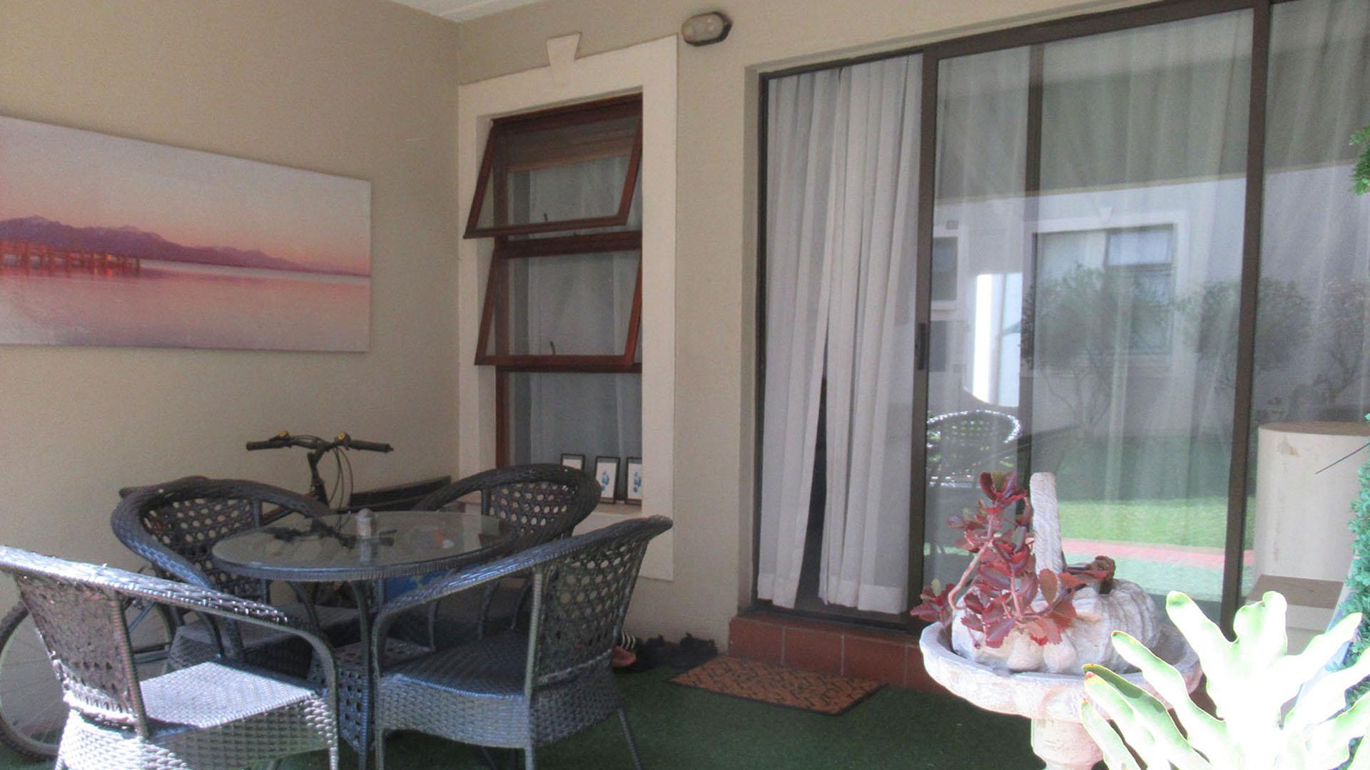 Patio - 8 square meters of property in Northwold
