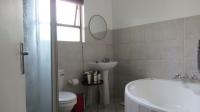 Main Bathroom - 6 square meters of property in Northwold