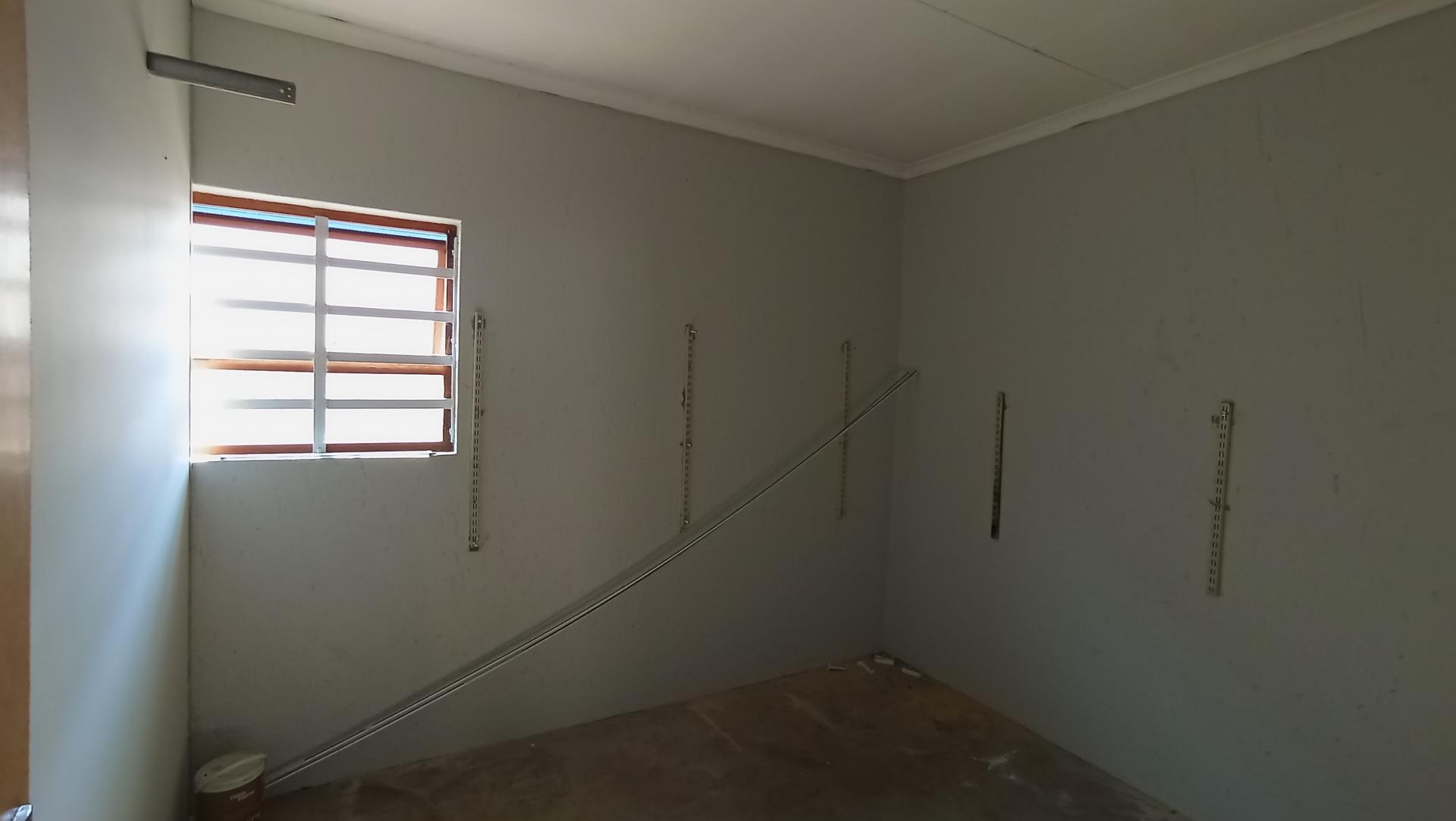 Store Room - 10 square meters of property in Moreletapark