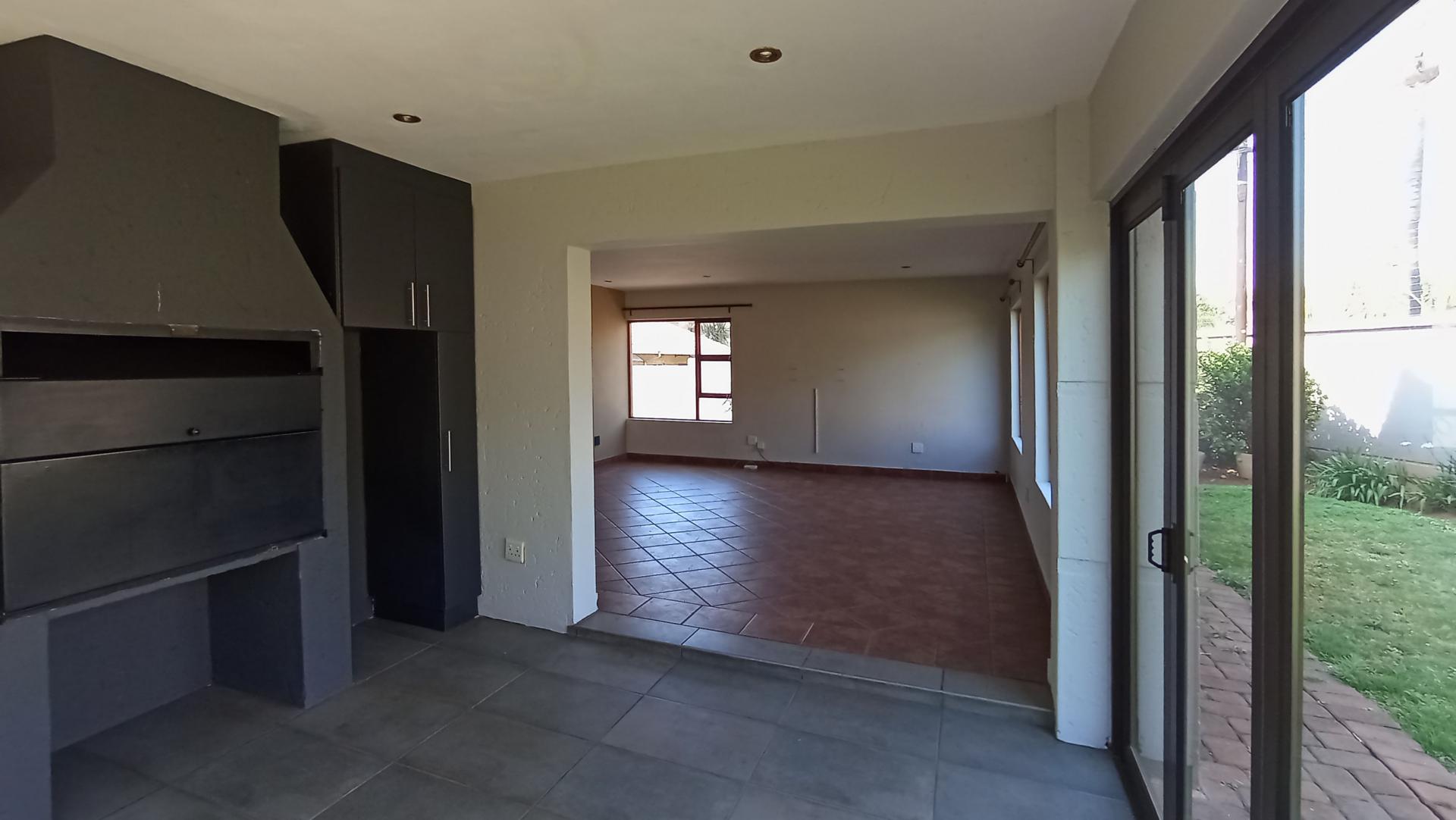 Entertainment - 16 square meters of property in Moreletapark