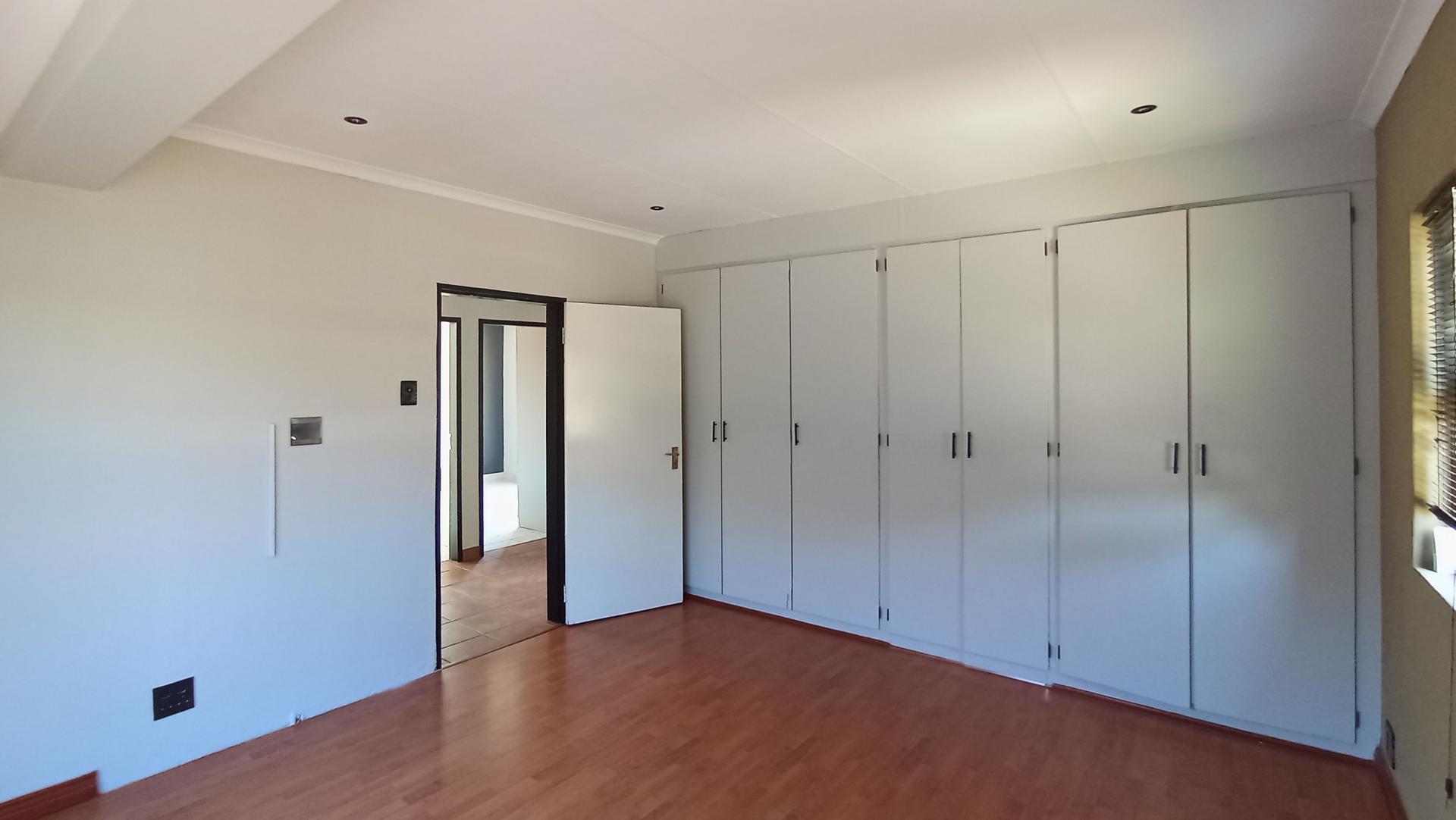 Main Bedroom - 22 square meters of property in Moreletapark
