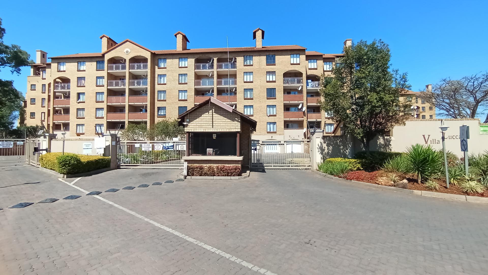 Front View of property in Kosmosdal