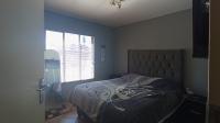 Bed Room 1 - 12 square meters of property in Kosmosdal