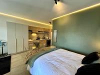  of property in Menlo Park