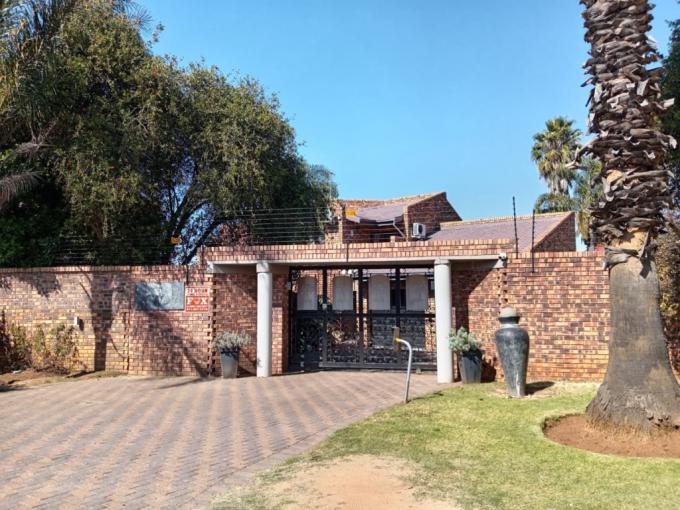 4 Bedroom House for Sale For Sale in Meyersdal - MR720115