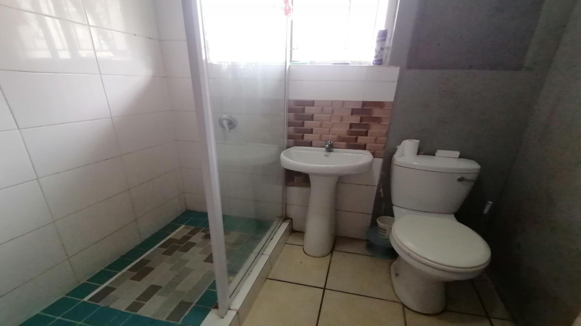Bathroom 1 of property in Marburg