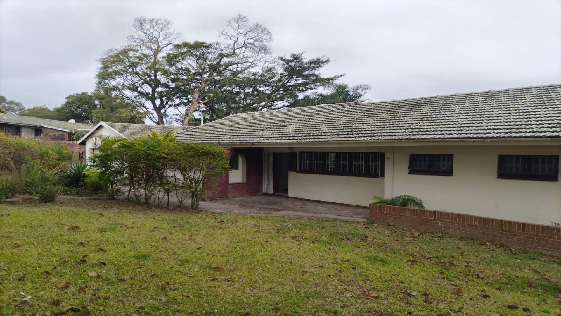 Front View of property in Farningham Ridge