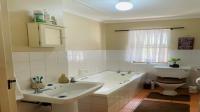 Bathroom 1 of property in Carrington Heights