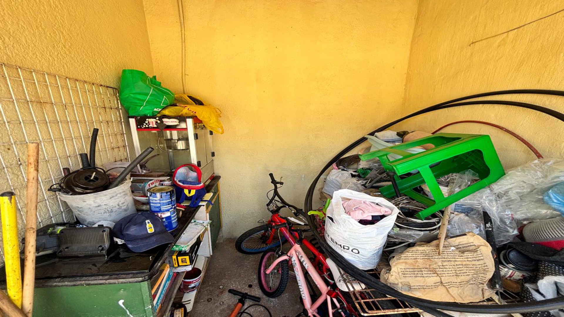 Store Room - 4 square meters of property in Daggafontein