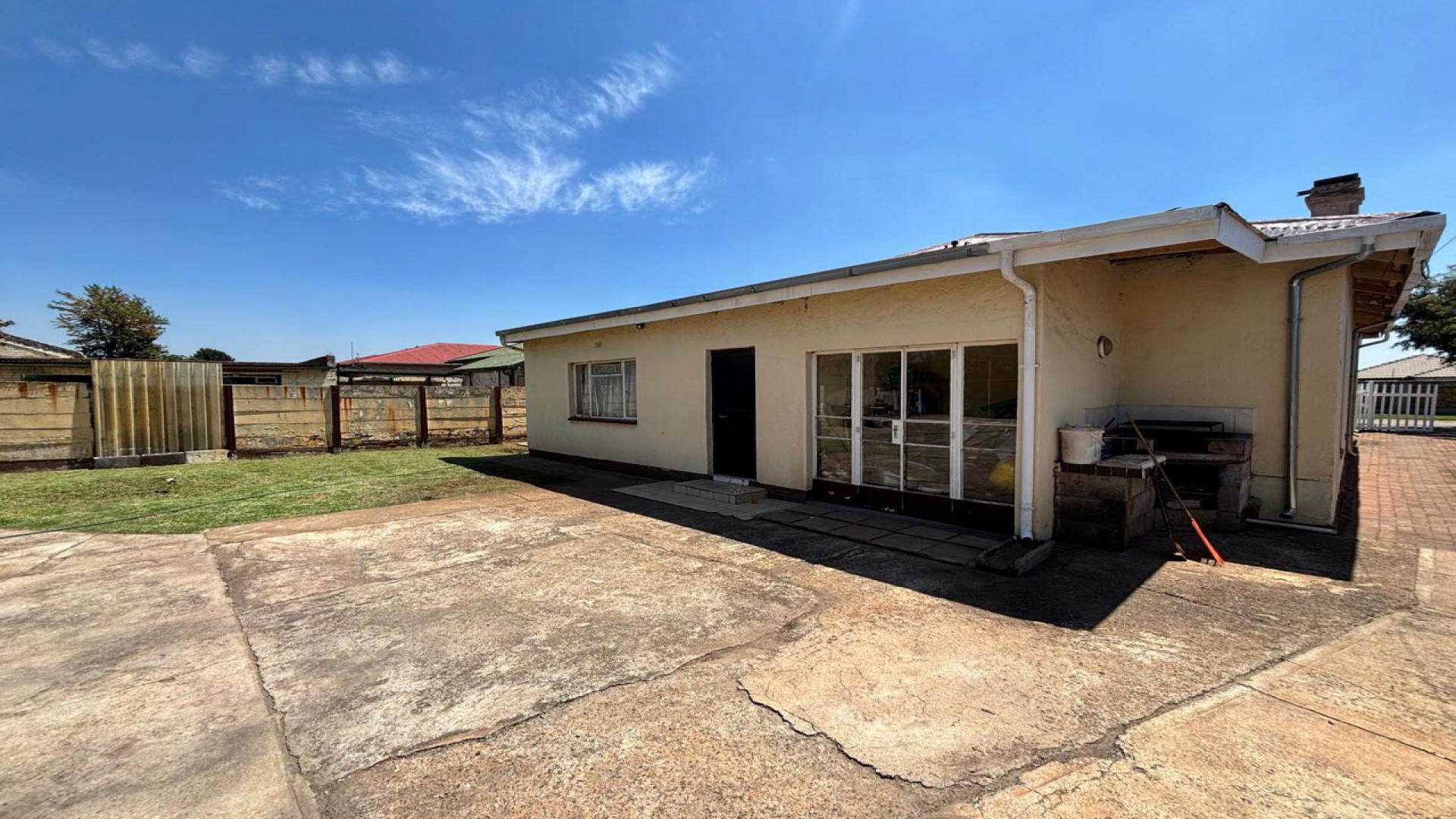 Spaces - 14 square meters of property in Daggafontein