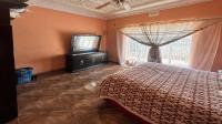 Main Bedroom - 17 square meters of property in Daggafontein