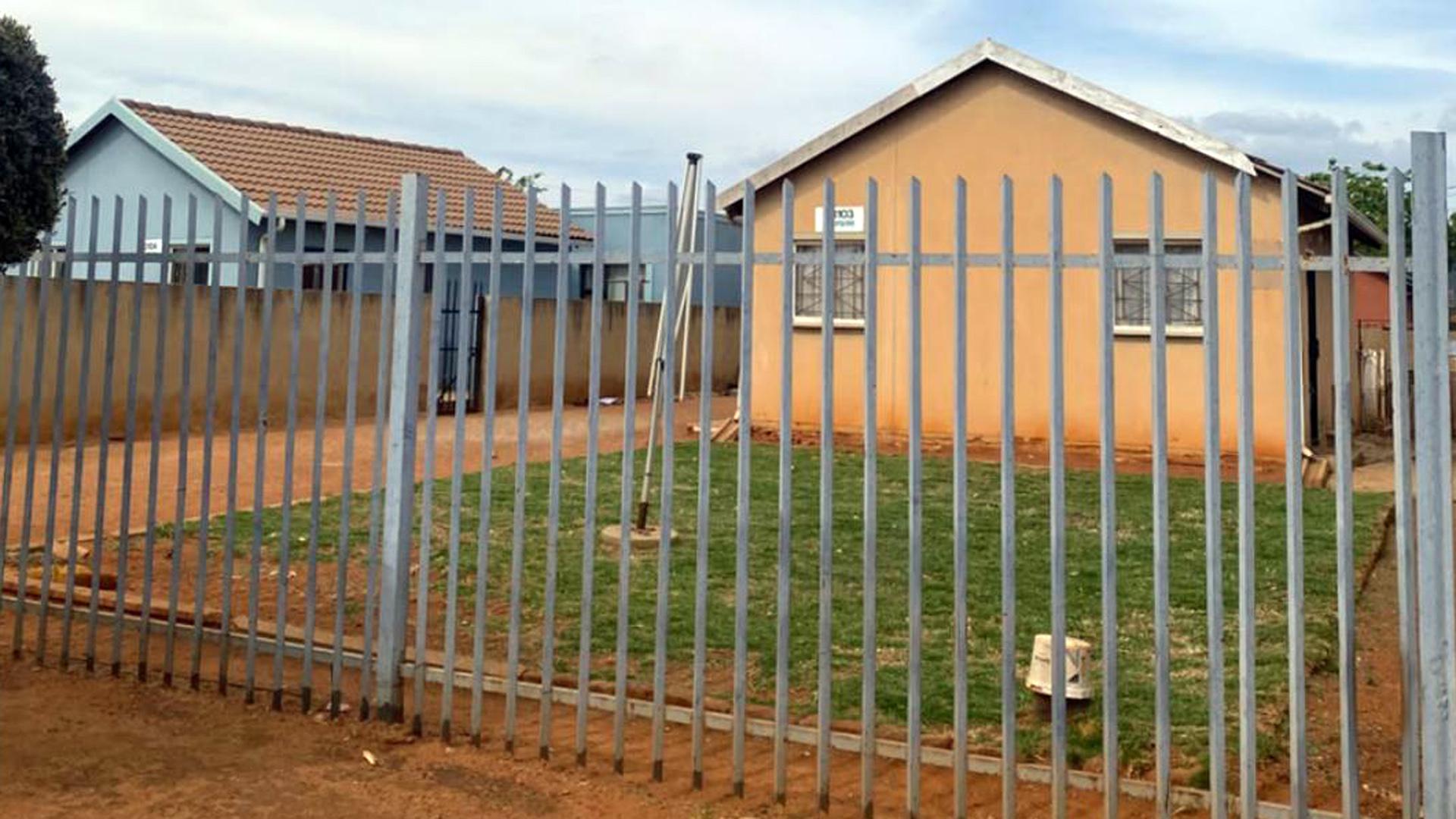Front View of property in Protea Glen