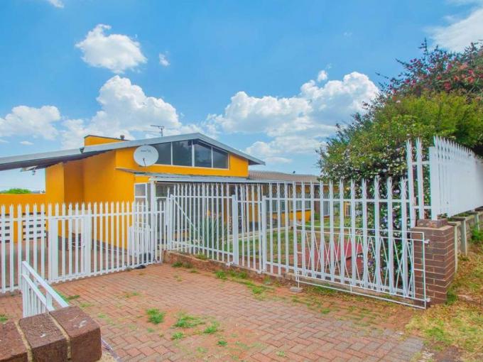 3 Bedroom House to Rent in Bosmont - Property to rent - MR720182