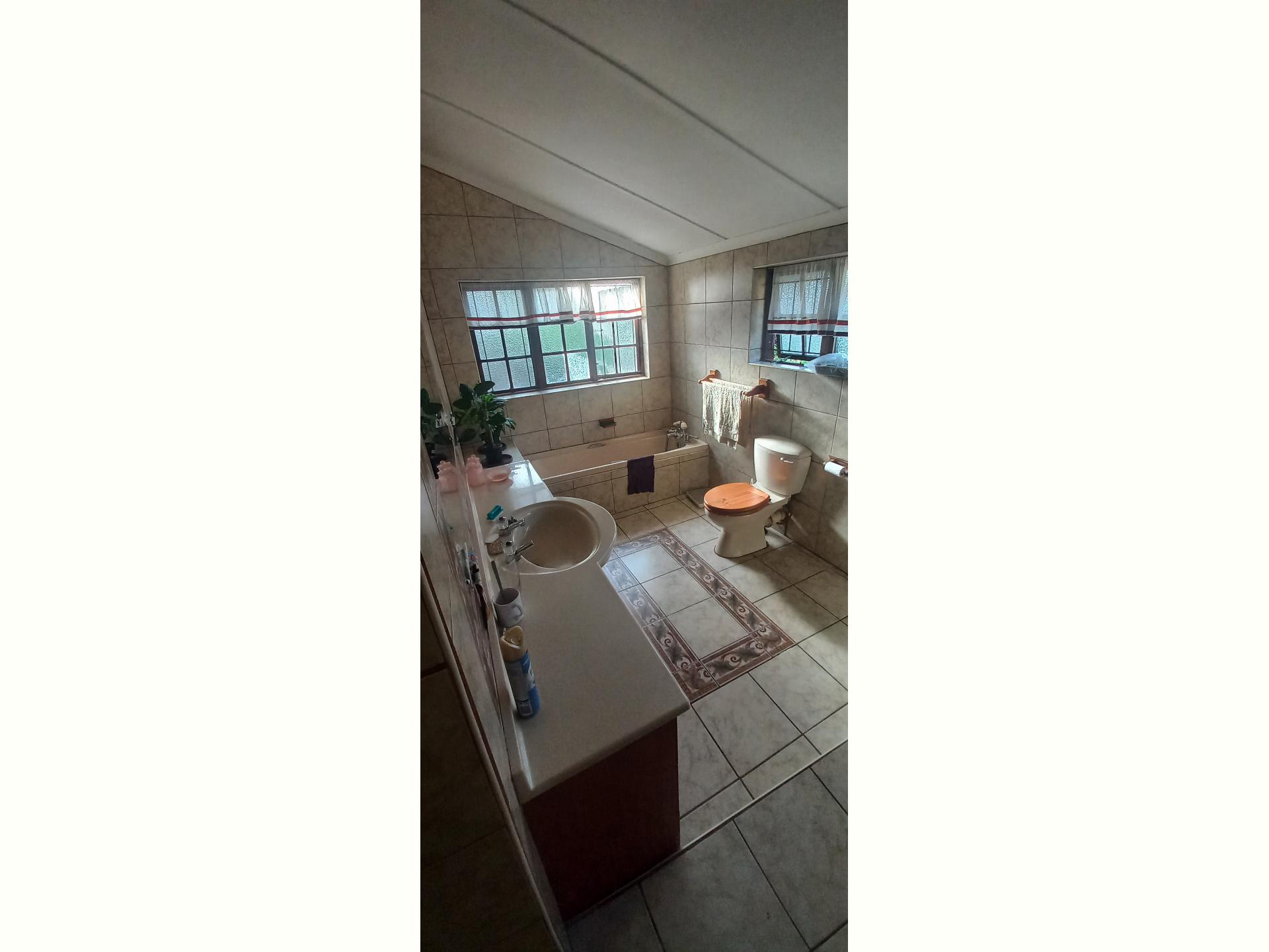  of property in Uvongo