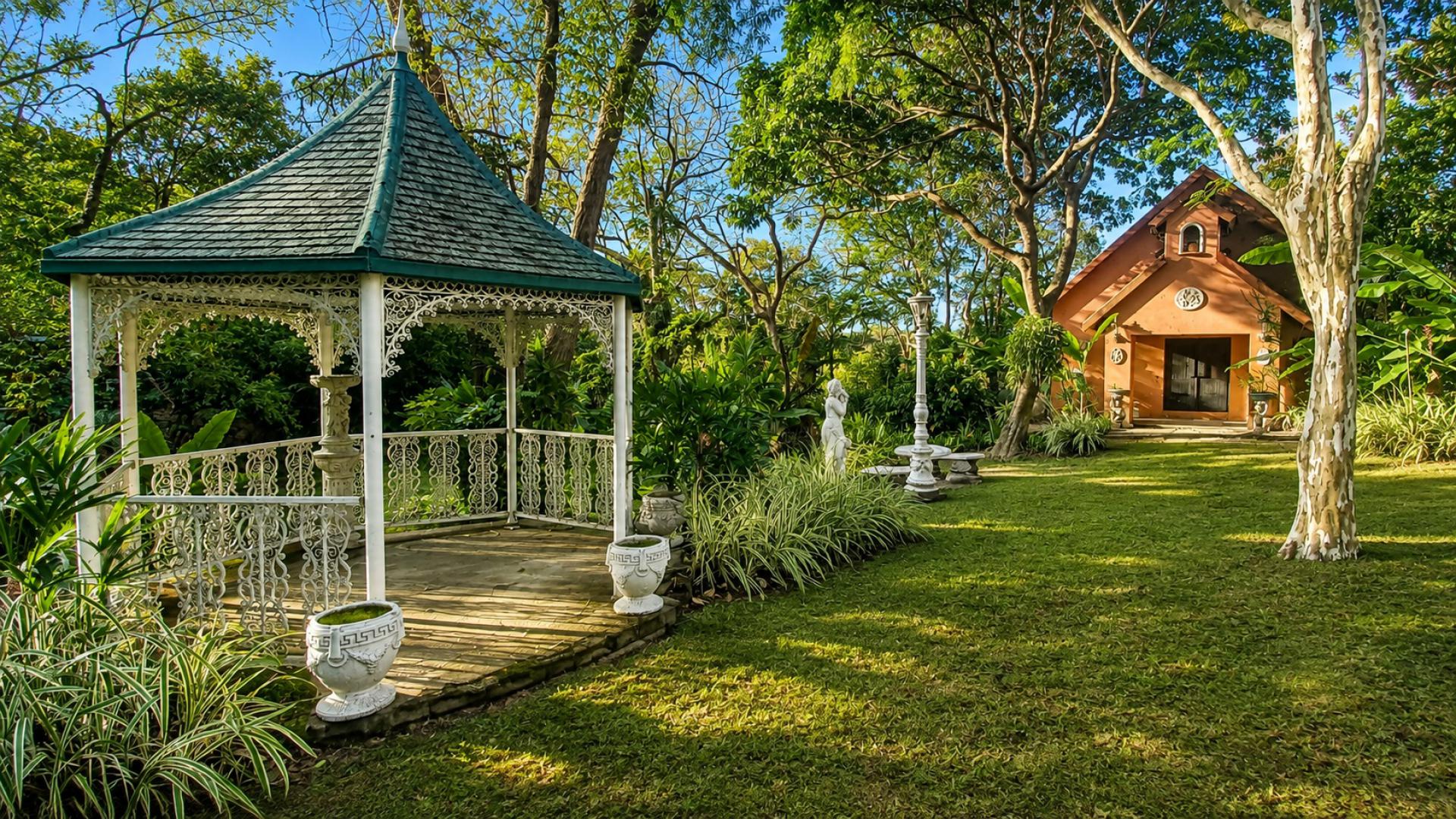  of property in Uvongo