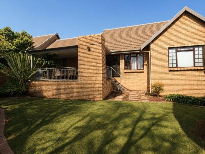 2 Bedroom Simplex for Sale For Sale in Langenhoven Park - MR720227