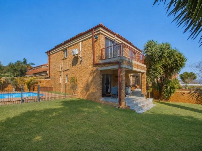 3 Bedroom Simplex for Sale For Sale in Wilgeheuwel  - MR720229