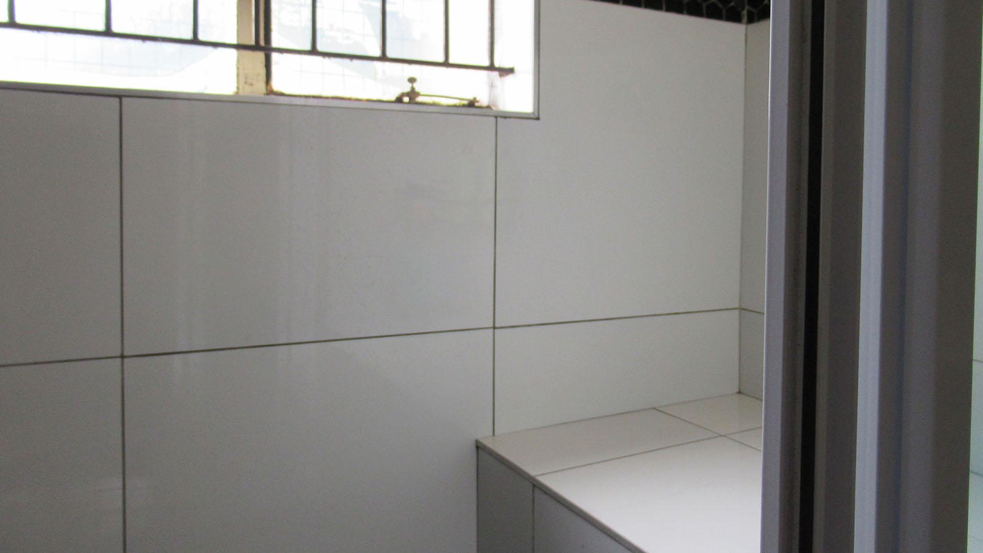 Bathroom 1 - 4 square meters of property in Willowbrook