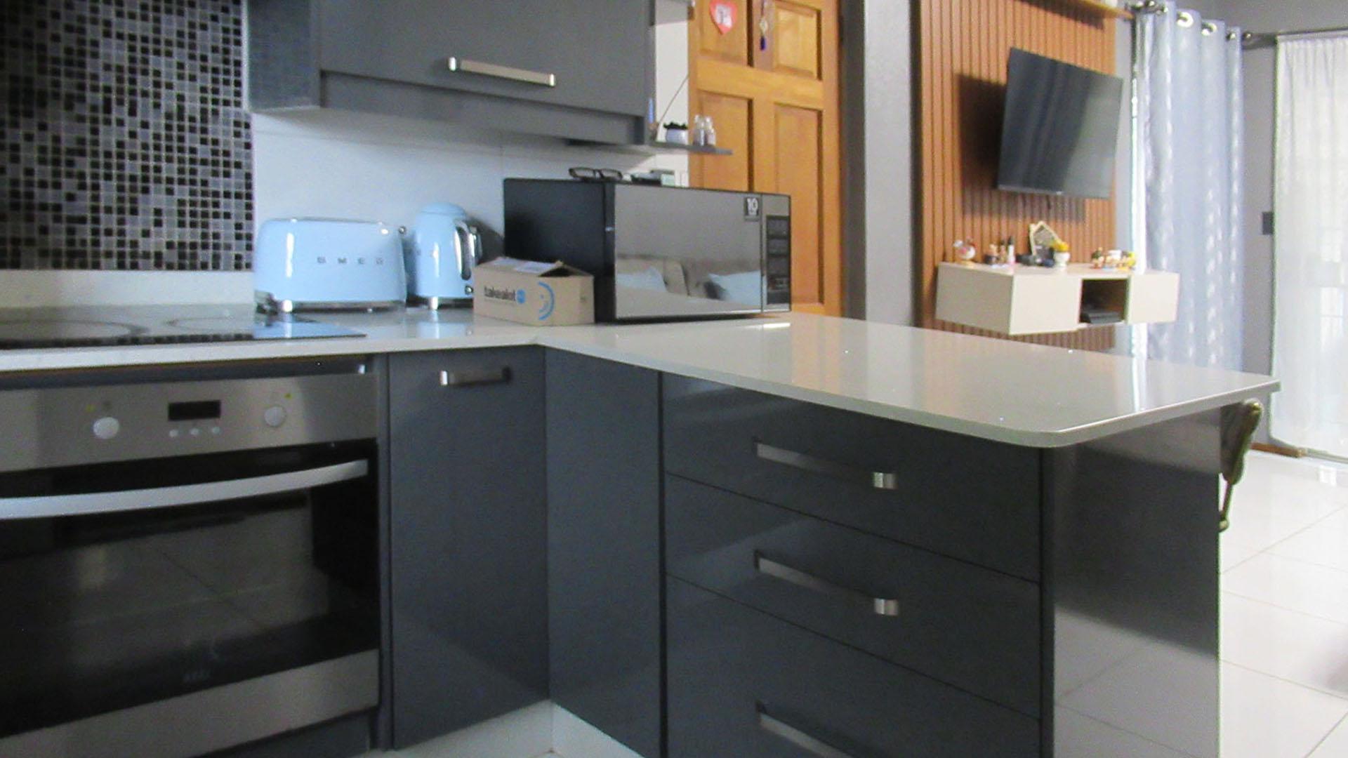 Kitchen - 10 square meters of property in Willowbrook