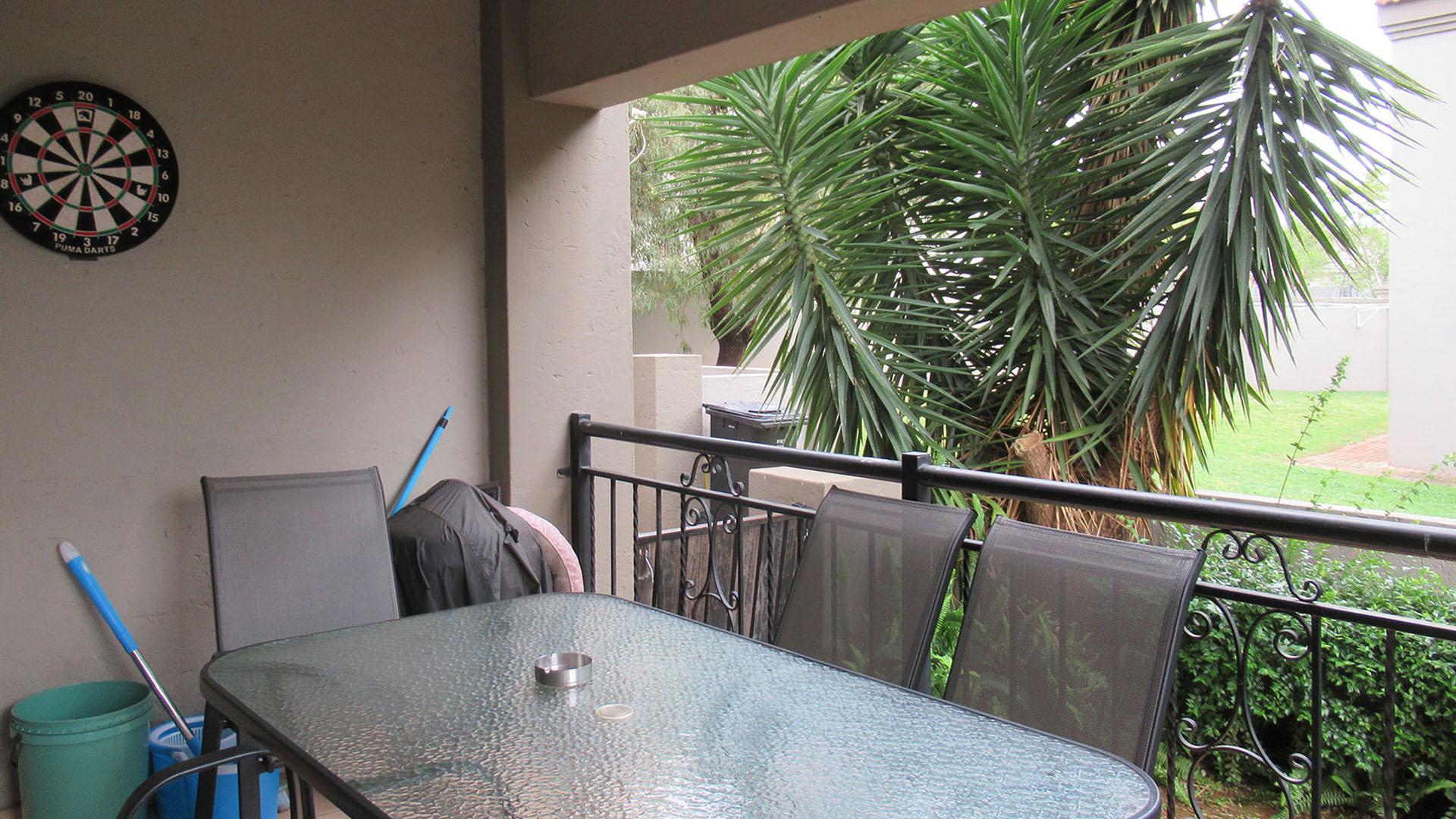 Patio - 9 square meters of property in Willowbrook