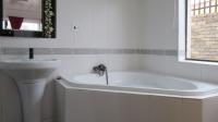 Main Bathroom - 7 square meters of property in Toekomsrus