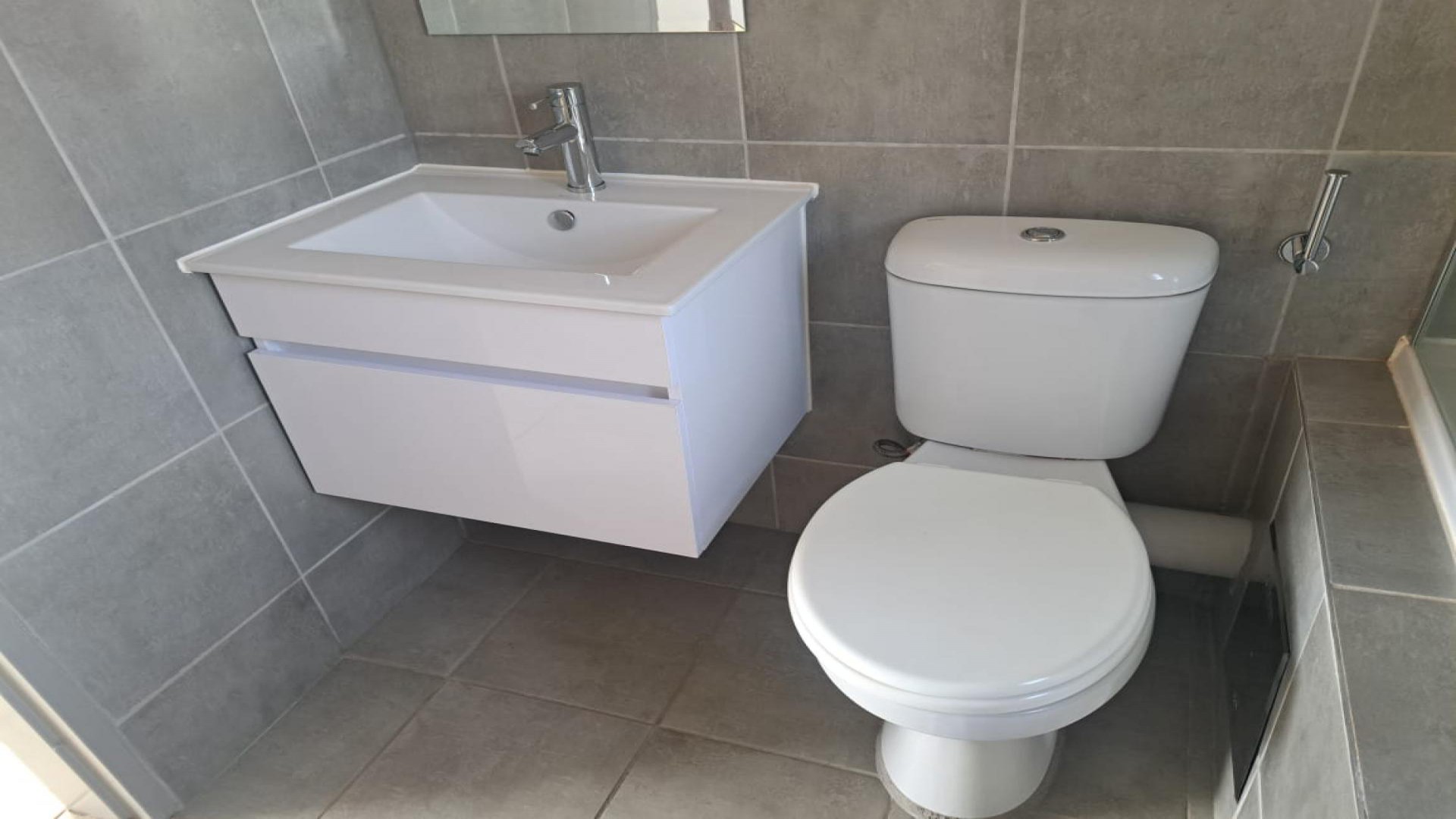 Bathroom 1 of property in Pretoria Central