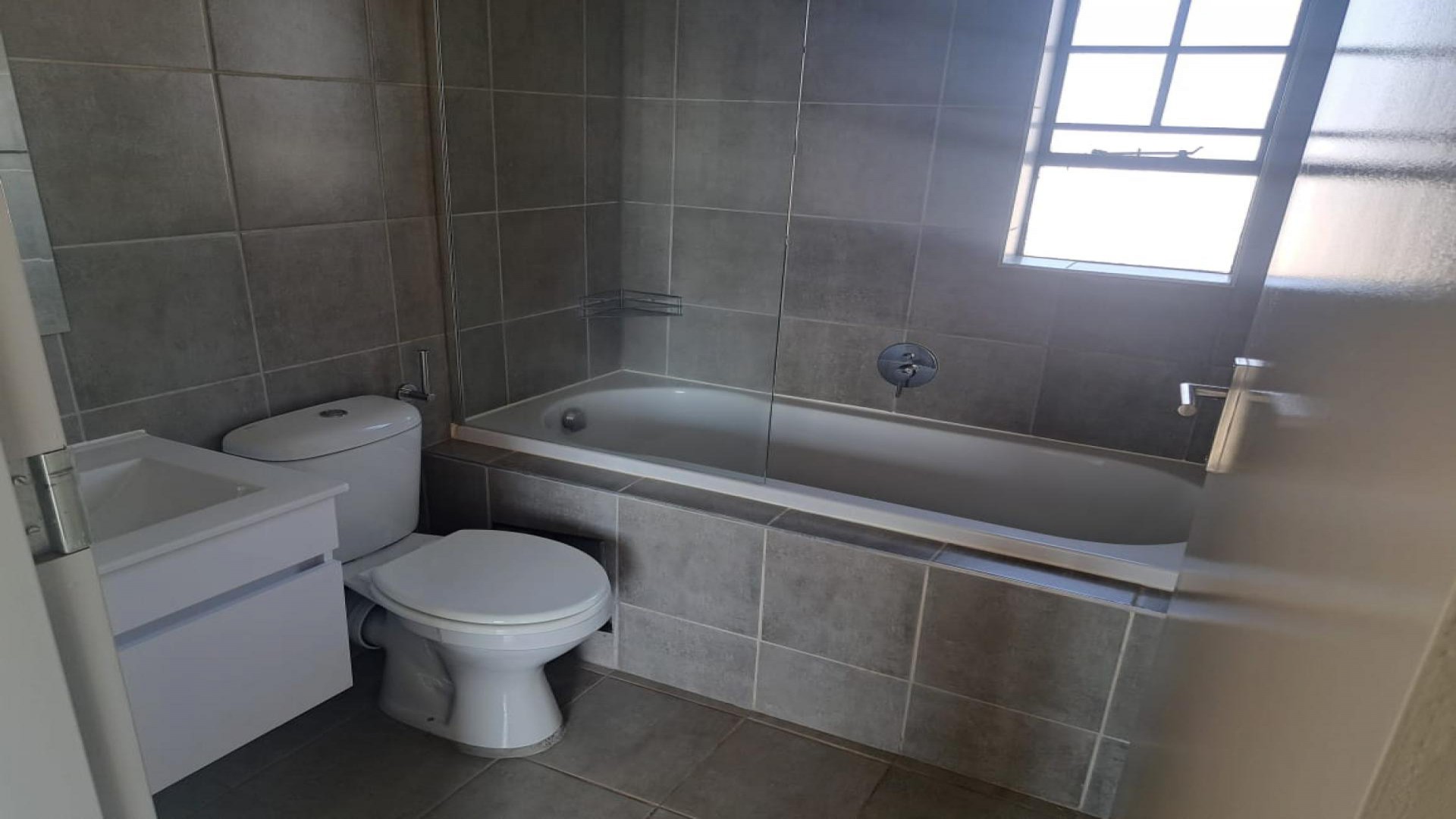 Bathroom 1 of property in Pretoria Central