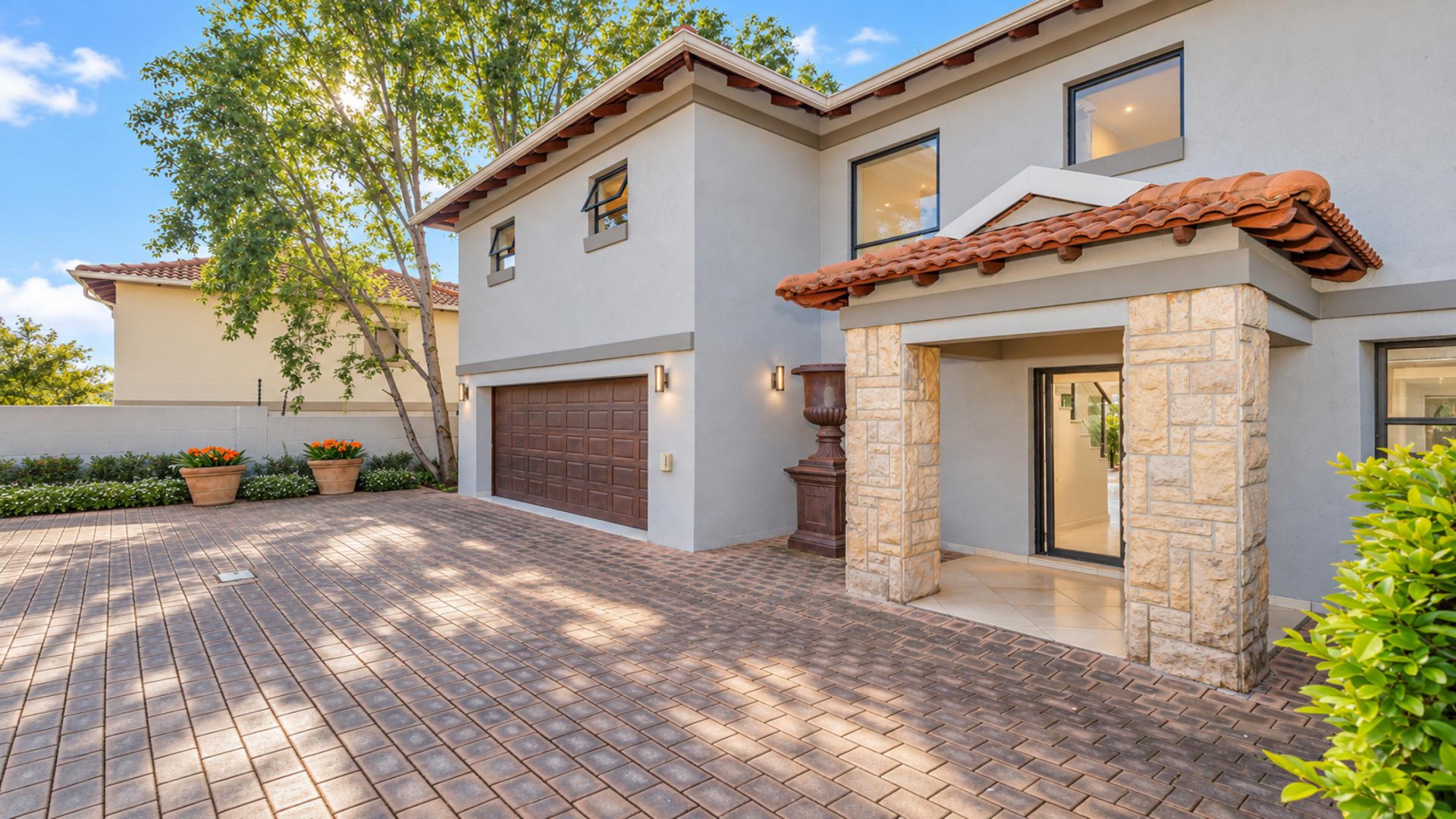 Garage of property in Ifafi