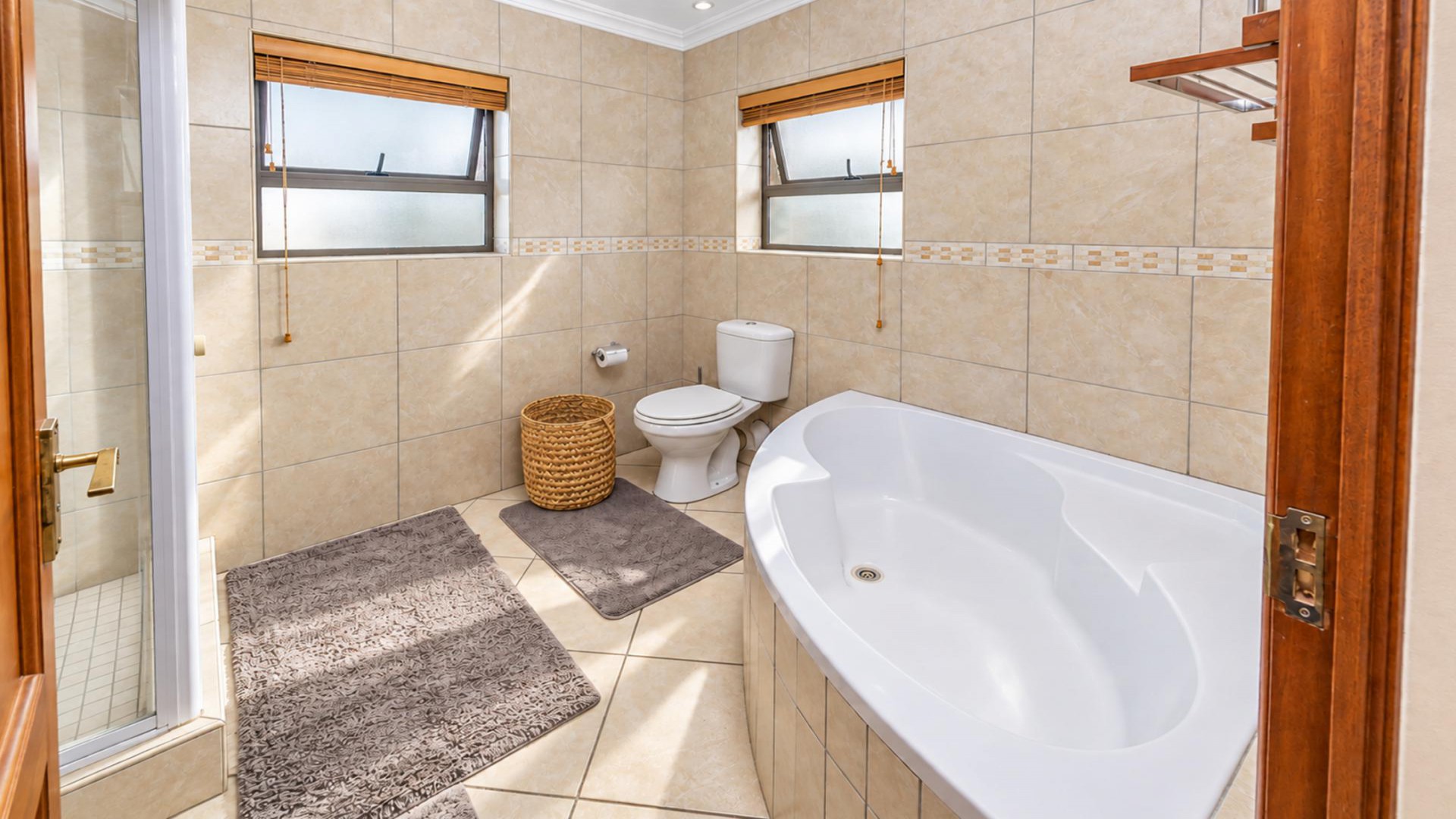 Bathroom 3+ of property in Ifafi
