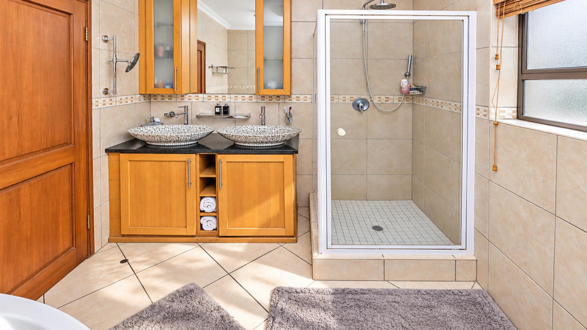 Bathroom 3+ of property in Ifafi