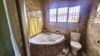 Bathroom 1 of property in Weltevreden Park