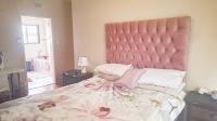 Bed Room 4 of property in Weltevreden Park