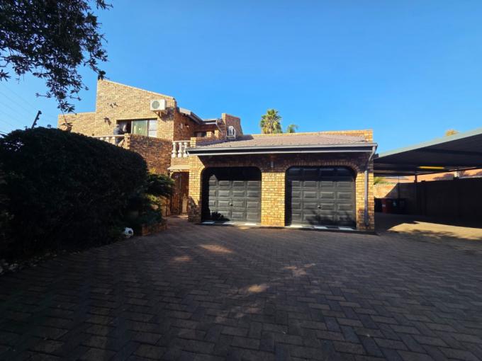 4 Bedroom House for Sale For Sale in Meyersdal - MR720344